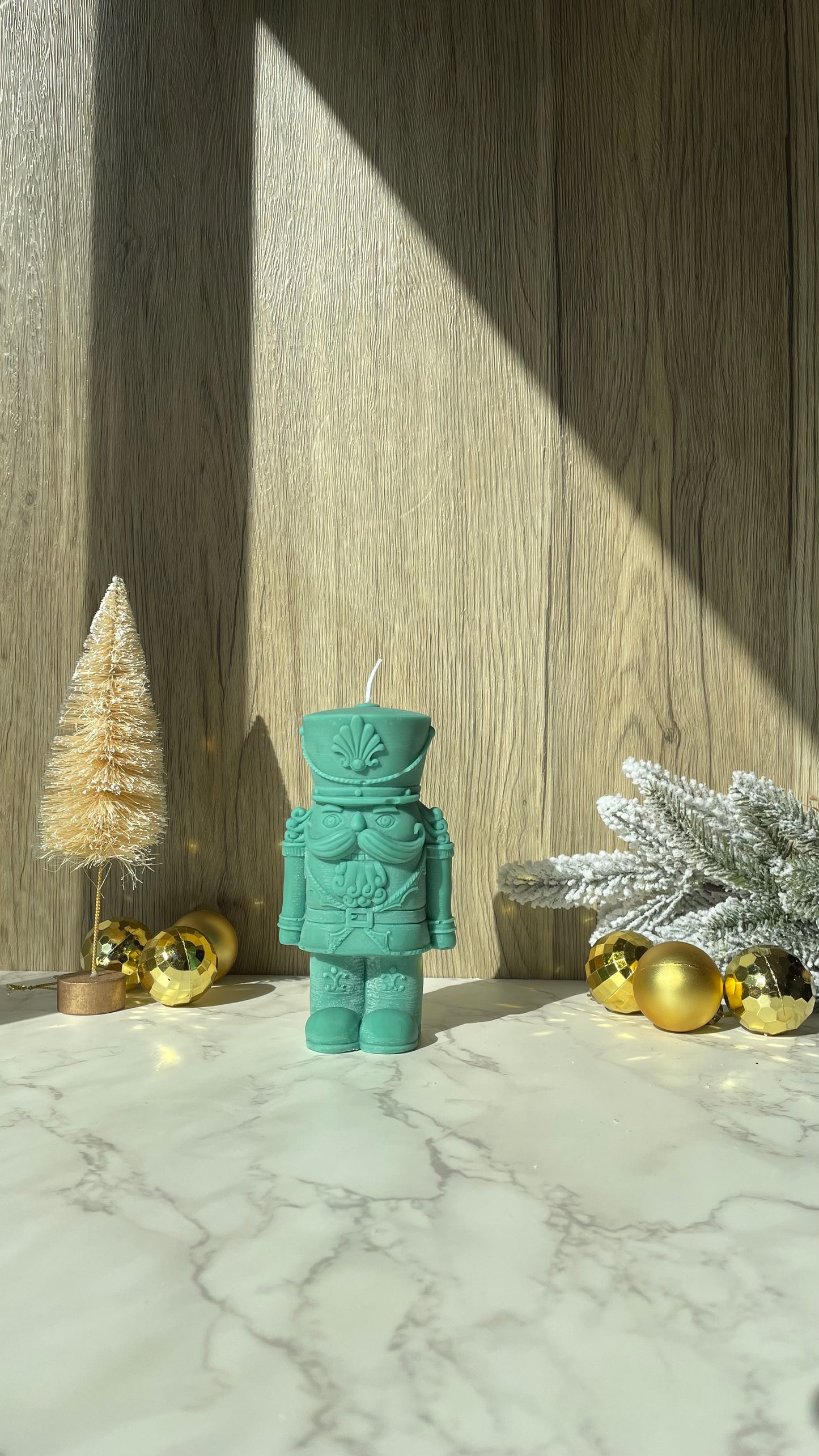 Mini Nutcracker (garland green)